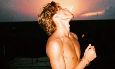 Jordan Barrett nackt am Strand!